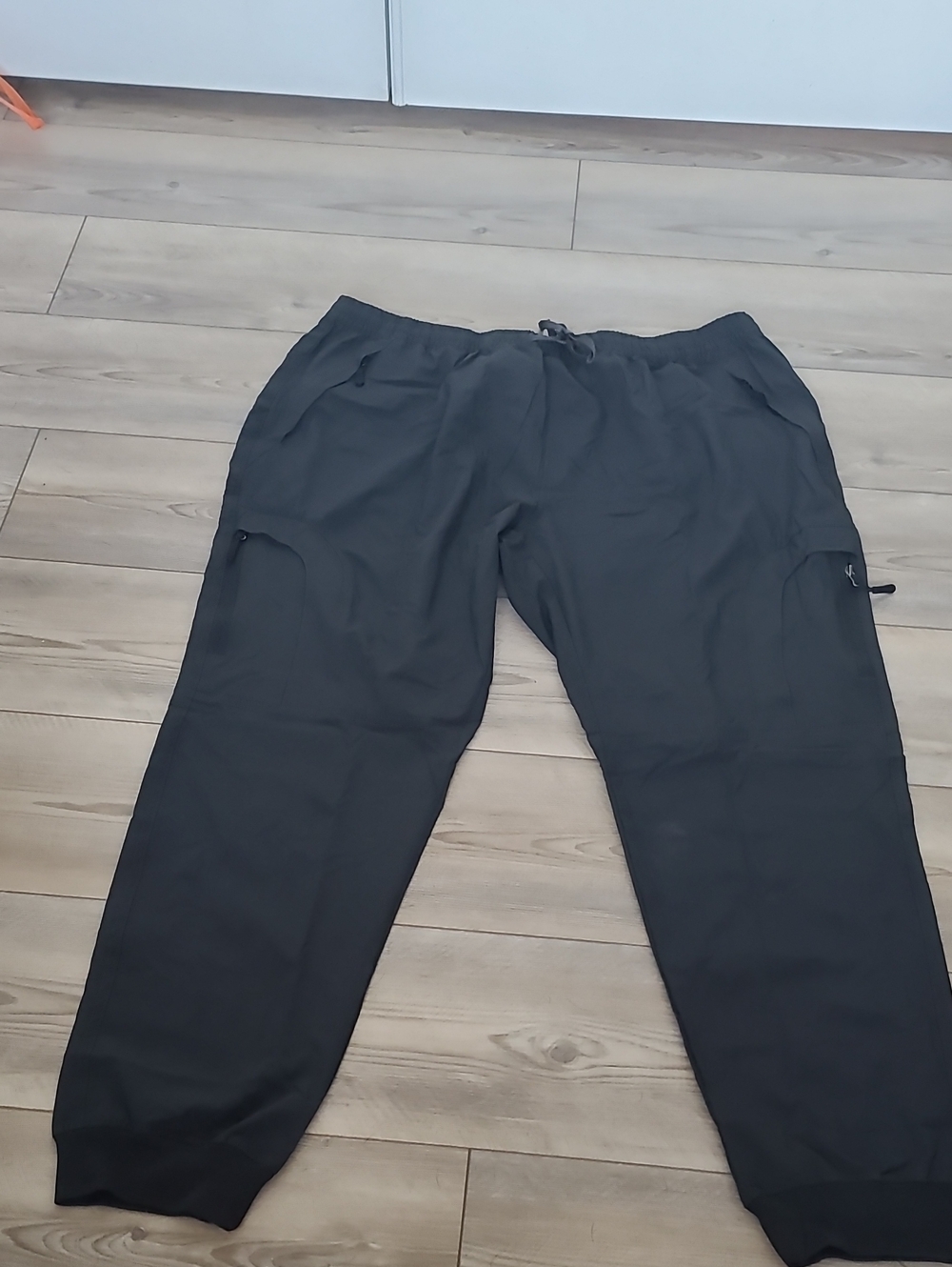 Men's Black Drawstring Jogger Pants. BB 61